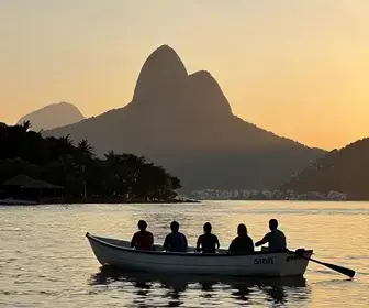 A Magia do Passeio de Barco ao Pôr do Sol em Angra dos Reis A Magia do Passeio de Barco ao Pôr do Sol em Angra dos Reis