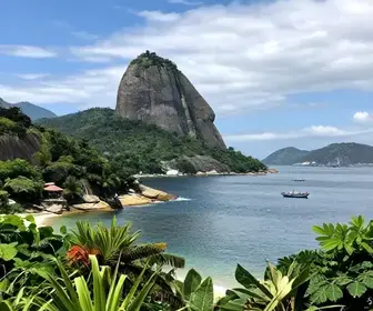 Praia da Piedade: Um Refúgio Natural em Angra dos Reis